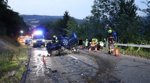 Haute-Sorne JU: Unfall – Auto kippt, Rega fliegt 2 Verletzte