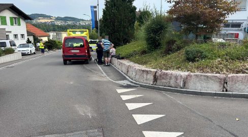 Brugg AG: Lenkerin (72) döst – Unfall, Mitfahrer (85) verletzt