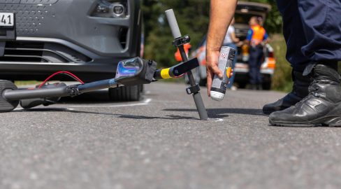 Gossau SG: Fahrunfähige E-Scooter-Lenkerin bei Unfall verletzt