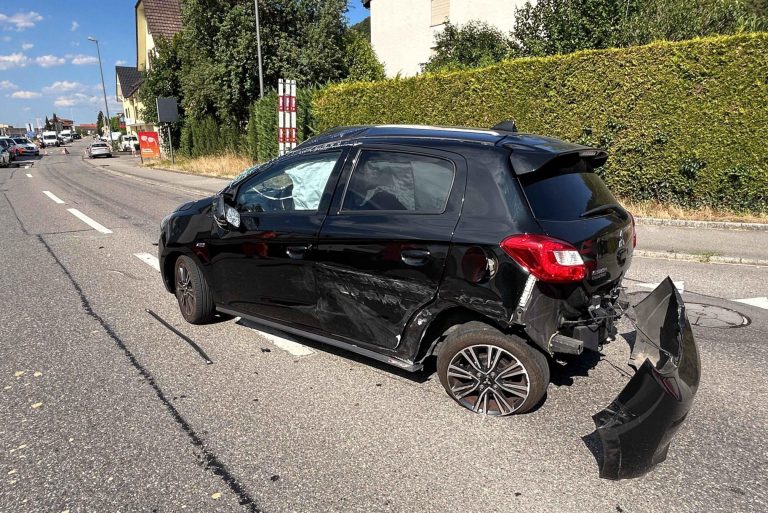 Würenlingen AG: Unfall – Mitsubishi überschlägt, 5 im Spital