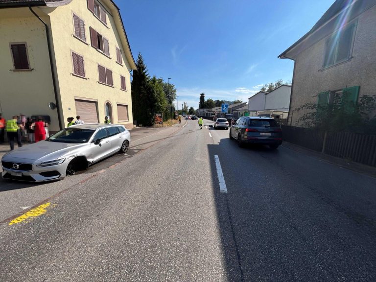 Würenlingen AG: Unfall – Mitsubishi überschlägt, 5 im Spital