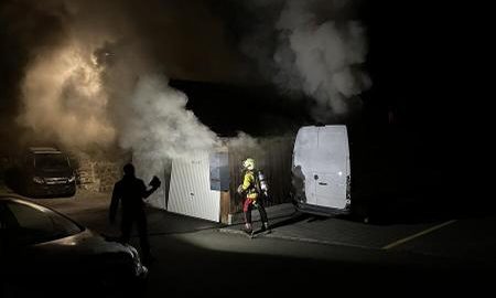Wassen UR: Brand in Garagenbox beschädigt Auto