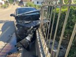 Buix JU: Unfall – Auto rammt Hydrant, Ölspur legt Strasse lahm