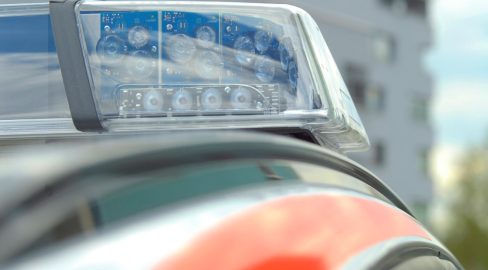Brienz BE: Bewaffneter hält Bankangestellte fest