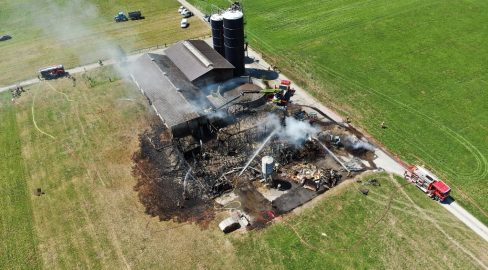 Sax SG: Brand in Scheune – Feuerwehr rettet Kuhstall