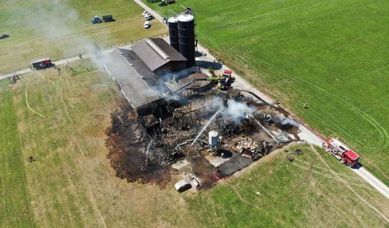 Sax SG: Brand in Scheune – Feuerwehr rettet Kuhstall