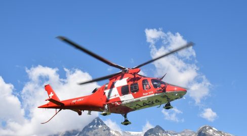 Sumvitg GR: Wanderer (22) stürzt nach Hunde-Begegnung, Unfall