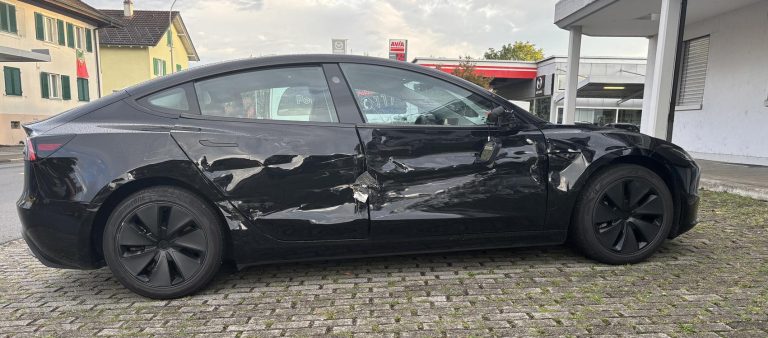 Nebikon LU: Crash mit Lieferwagen, Frau nach Unfall im Spital
