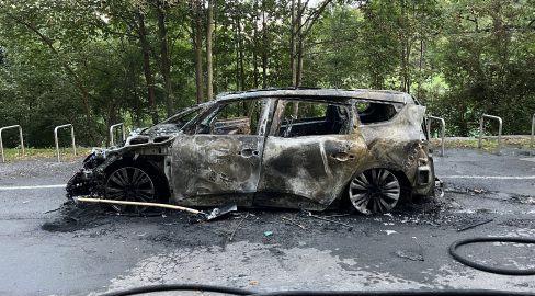 Ebikon LU: Auto brennt aus, Zeugen nach Brand gesucht