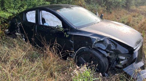 Lenzburg AG: Tesla-Lenker schläft auf A1 ein und baut Unfall