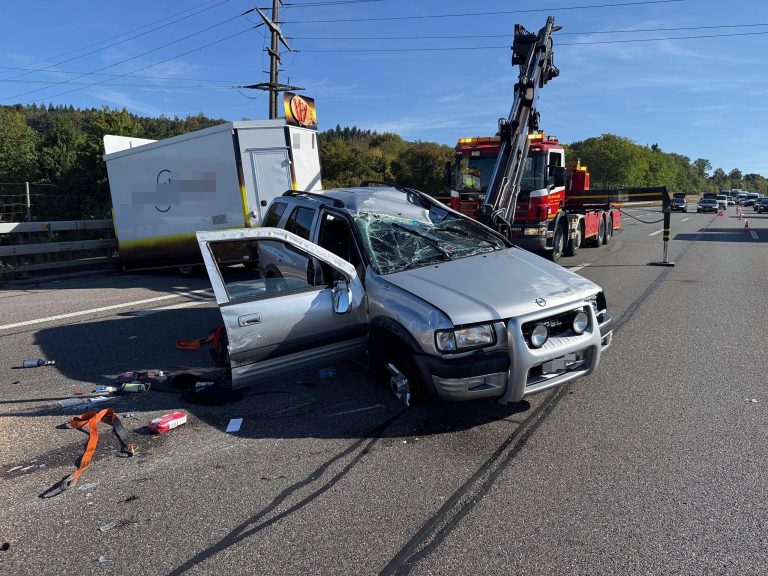 Birmenstorf AG: Opel überschlägt sich bei Unfall auf A1