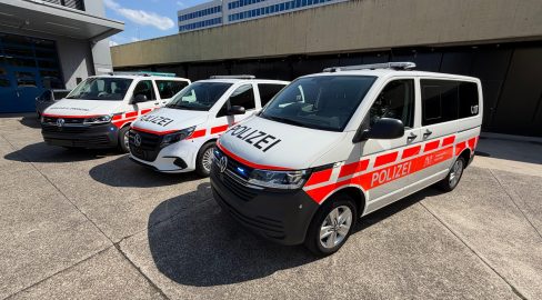 Basel BS: Polizeiautos bekommen neuen Look in Leuchtorange