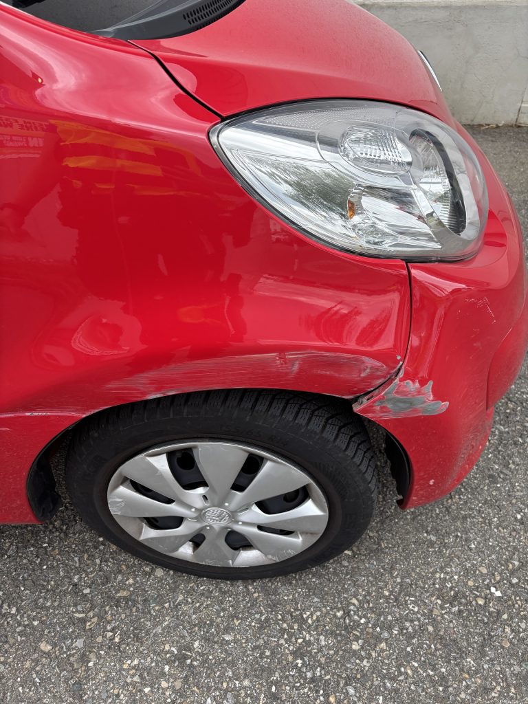 Märwil TG: Alkoholisierte Lenkerin (81) baut Unfall