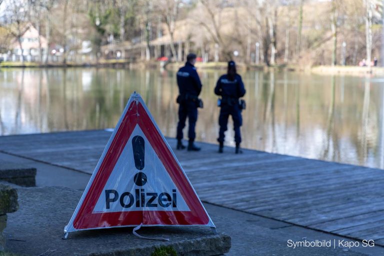 Weesen SG: Einbrecher flüchtet mit Kajak über den Walensee