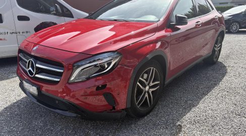 Au SG: Fahrunfähige Lenkerin (71) verursacht Unfall