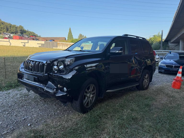 Safenwil AG: Toyota-Lenker (74) verursacht Unfall: 2 Verletzte