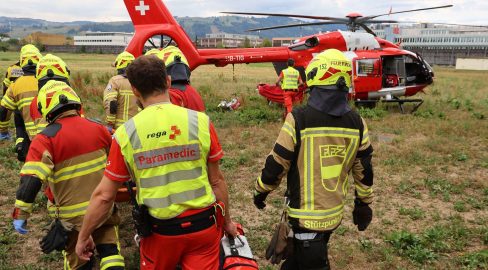 Steinhausen ZG: Mann (64) bei Unfall mit Kran schwer verletzt