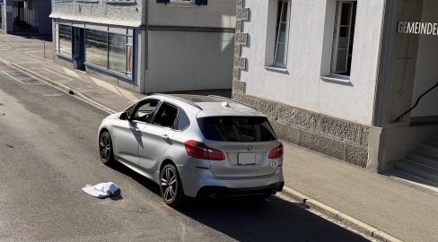 Walzenhausen AR: Auto erfasst Fussgängerin (74) bei Unfall