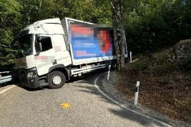 Welschenrohr SO: LKW ignoriert Fahrverbot und bleibt stecken