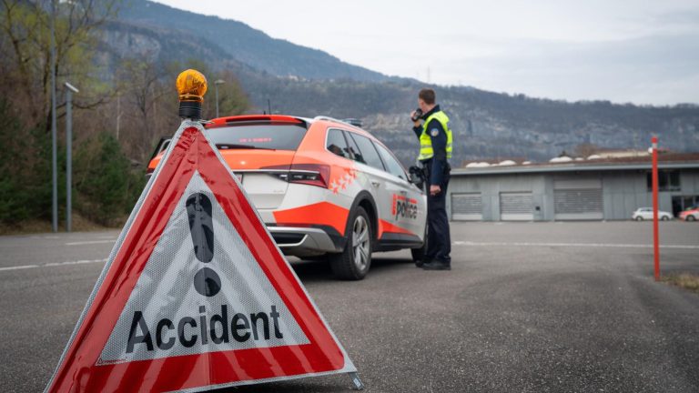 Arbaz VS: Auto prallt an Fels, Lenker (69) stirbt bei Unfall