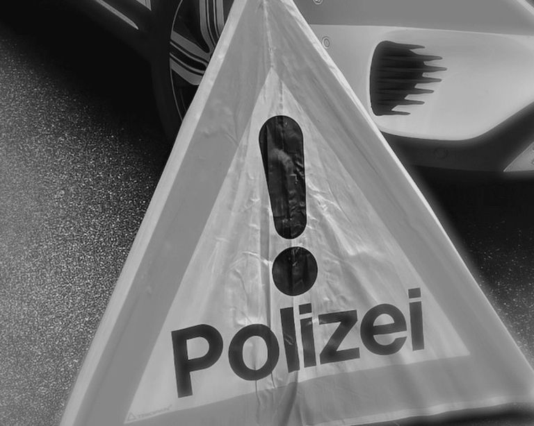 Gegenstände auf der A51 zwischen Bülach-West und Kloten-Nord