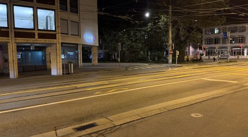 St. Gallen SG: Zu zweit auf E-Scooter mit 1.5 Promille: Unfall