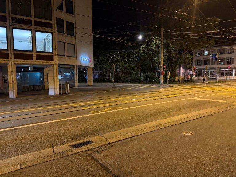 St. Gallen SG: Zu zweit auf E-Scooter mit 1.5 Promille: Unfall