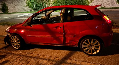 Wallenwil TG: Lenker (19) rammt Zaun, Zeugen zu Unfall gesucht