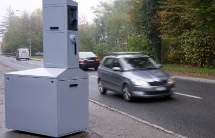 Bösingen FR: Lenker (23) rast mit 251 km/h über die A12
