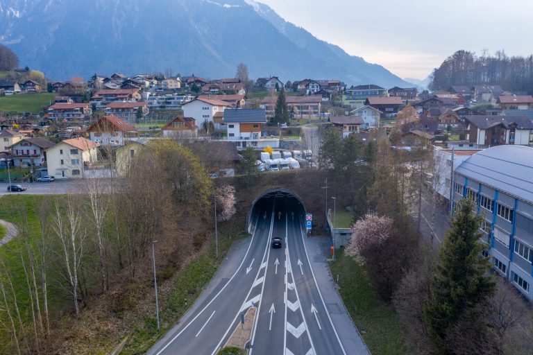 Berner Oberland BE: Sperrungen auf A6 und A8 im Oktober