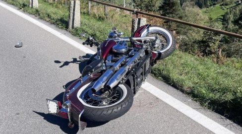 Wassen UR: Unfall am Sustenpass, 2 Töff-Lenker schwer verletzt