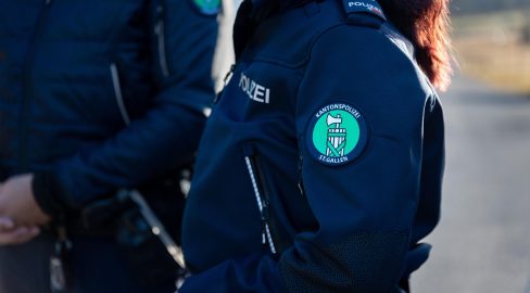 St. Gallen SG: Frau überrascht Einschleichdieb auf Balkon