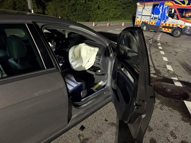 Thayngen SH: Autos crashen heftig, Spital nach Unfall