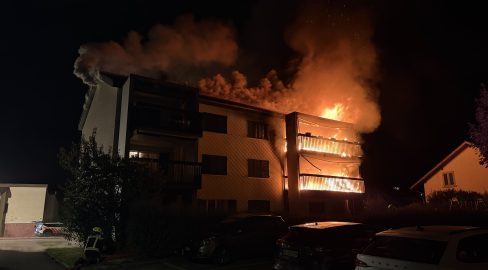 Erlinsbach AG: Brand auf Balkon macht Haus unbewohnbar