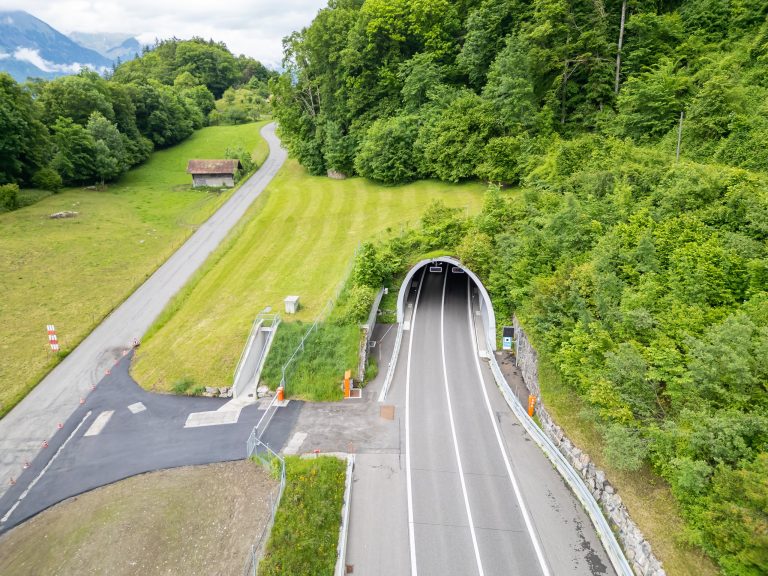 Berner Oberland BE: Sperrungen auf A6 und A8 im Oktober
