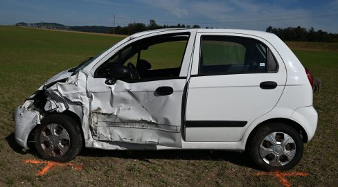 Schwarzenbach SG: Schwerverletzte bei Unfall: PW überschlagen