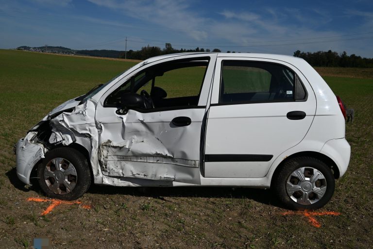 Schwarzenbach SG: Schwerverletzte bei Unfall: PW überschlagen