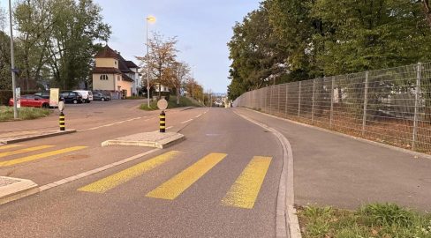 Schaffhausen SH: Audi flüchtet nach Unfall mit Fussgänger