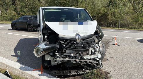 Sevelen SG: Lenkerin (73) kracht in Auto, Unfall auf A13