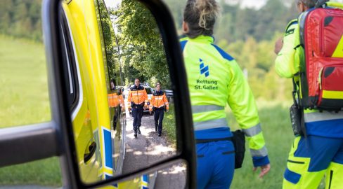 Buchs SG: Auto erfasst Velolenker bei Unfall, schwer verletzt