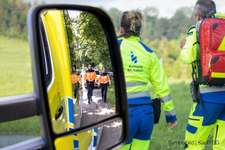 Buchs SG: Auto erfasst Velolenker bei Unfall, schwer verletzt