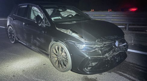 Sissach BL: Golf-Lenker knallt auf A2 in Skoda, Unfall