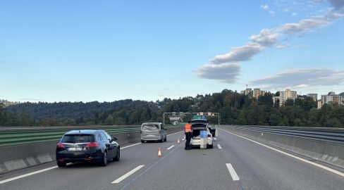 St. Gallen SG: Mann (88) baut Unfall auf A1, Feierabend-Stau