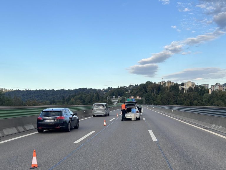 St. Gallen SG: Mann (88) baut Unfall auf A1, Feierabend-Stau