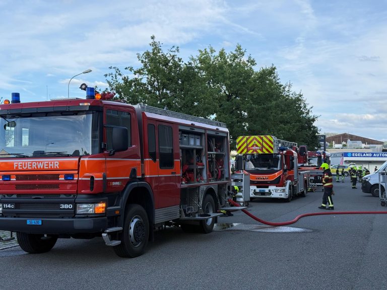 Gossau SG: E-Auto-Brand in Tiefgarage, 50 Personen evakuiert