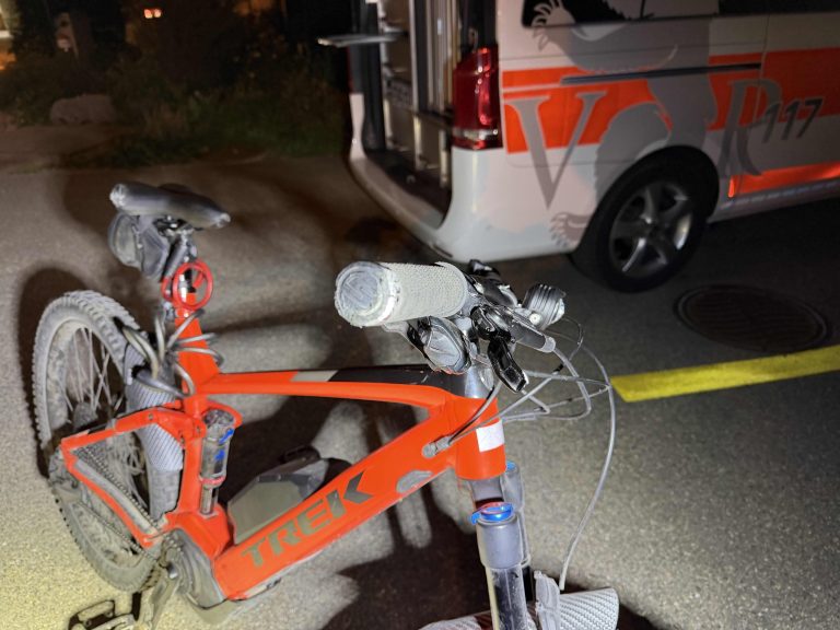 Herisau AR: Betrunkener E-Biker stürzt bei Unfall ins Spital