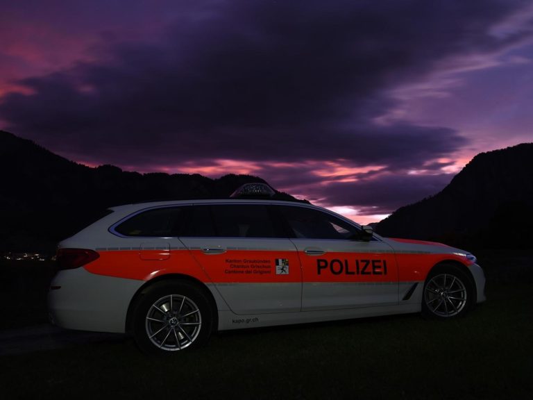 Davos GR: Dreirad-Lenker (18) stirbt nach Unfall