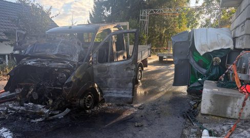 Abtwil SG: Lieferwagen fängt Feuer und brennt komplett aus