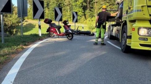 Teufen ZH: Töff-Crash, Mann (68) bei Unfall schwer verletzt