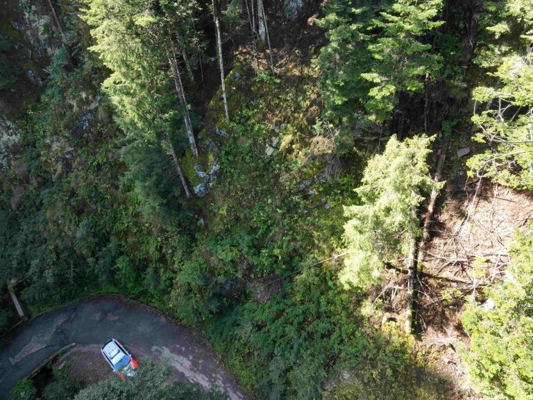 Roveredo GR: Mann stürzt bei Unfall 20 Meter Felswand hinab